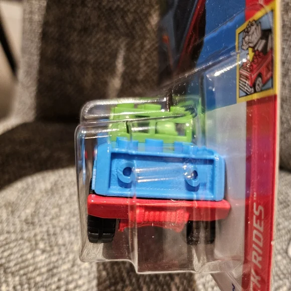 Hot Wheels Brick Rides Car Bundle - Picture 4 of 10